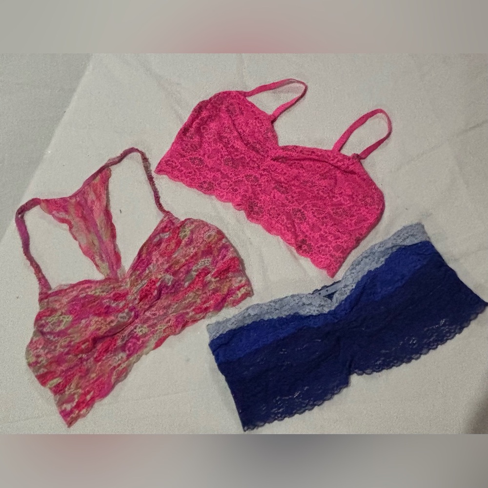 Pink Victoria’s Secret 3 Pc Bralette Bundle SZ.L Lacey Coquettegirl Lingerie
